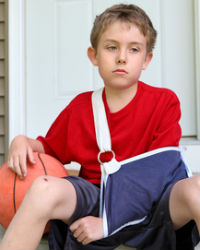 boy-with-fractured-arm