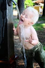 child_drinking_water