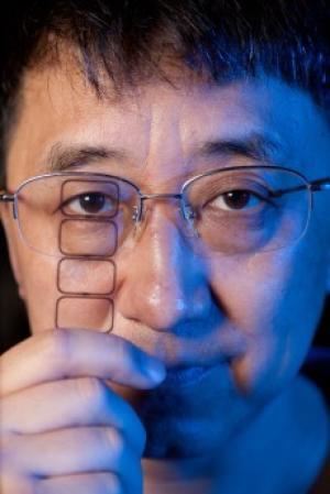 woman_with_bioinformation