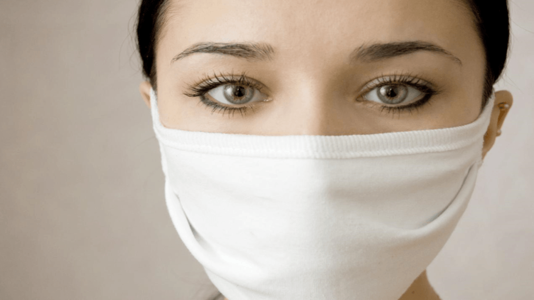 woman-with-face-mask