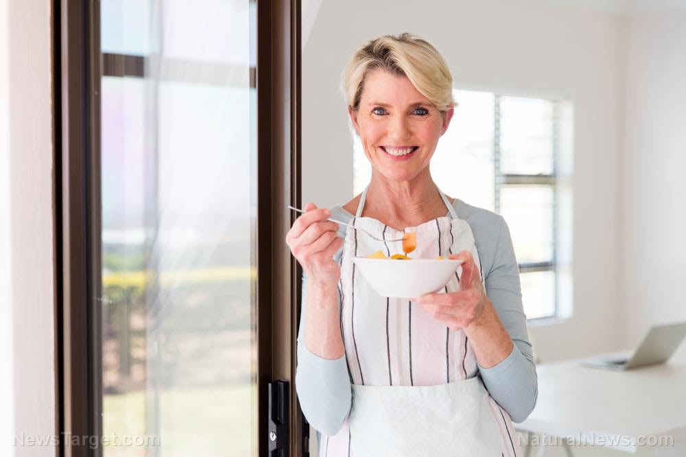 Age-Woman-Diet-Eating-Fruit-Mid-Middle