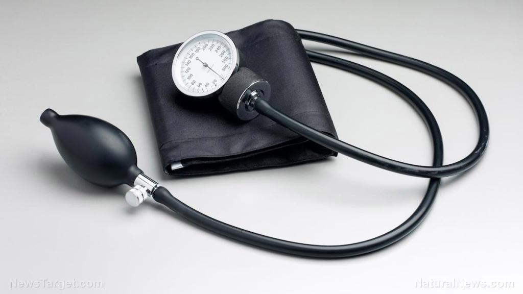 Combat hypertension with exercise and a healthy diet: 6 Natural ways to lower blood pressure