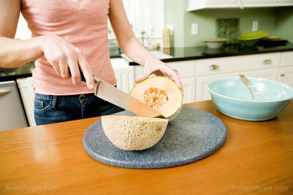 Using kitchen knives for survival