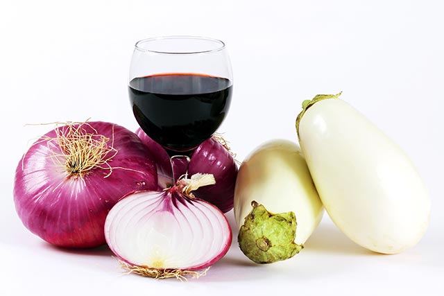 Red wine and onions? This unusual combination offers potent cardioprotective benefits