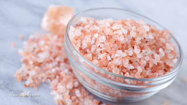 The health benefits of keeping Himalayan salt lamps in your home