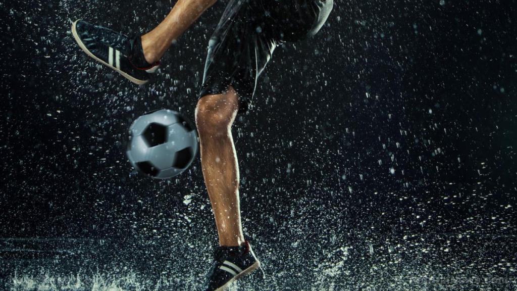 Former pro calls for “investigation” after another football player suddenly collapses