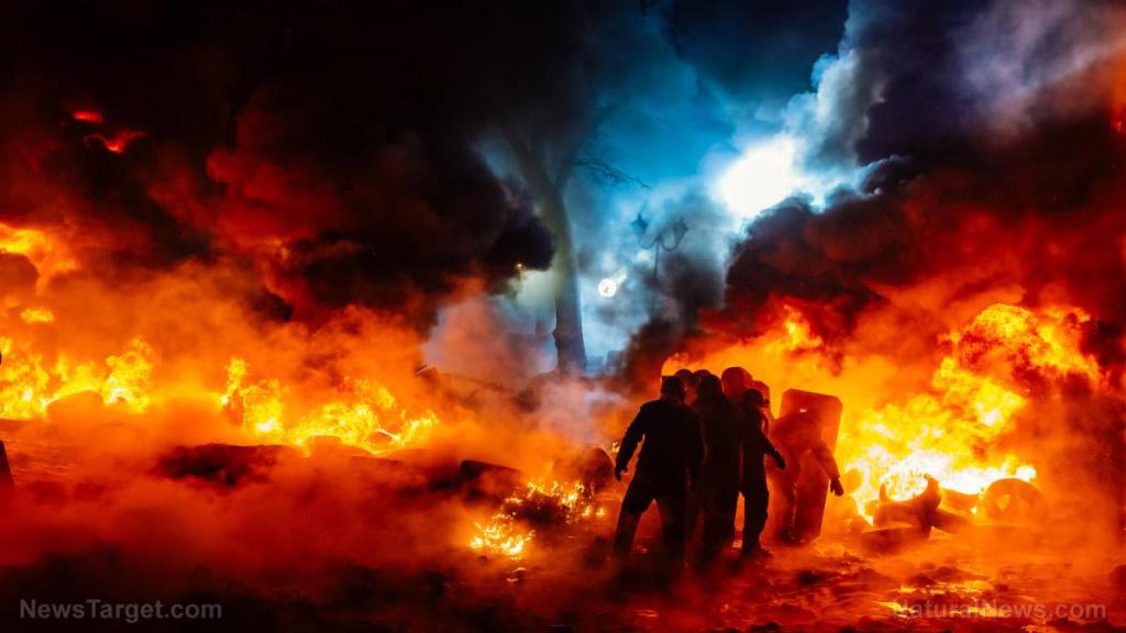 WATCH: Ed Dowd says a “slow Mad Max” scenario is unfolding as America teeters on the brink of COLLAPSE